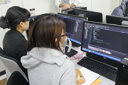 ﾟ 女子プログラマーの日常ﾟ ﾟ 大阪アミューズメントメディア専門学校