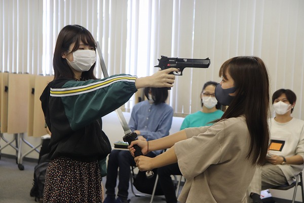 学生レポート クロッキーの授業に潜入 大阪アミューズメントメディア専門学校