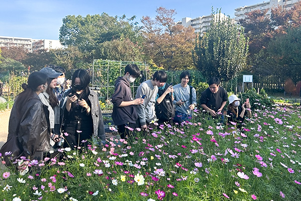 芸術と自然に触れる一日～2年生の校外学習～