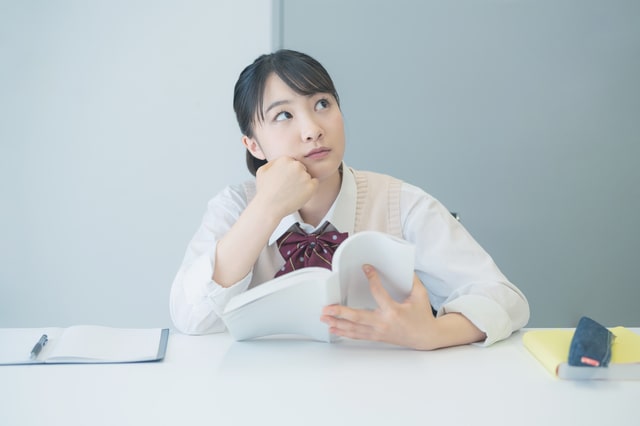 学生向け イラストレーターになるには 進路選びのコツ イラストのお仕事メディア 学生向け イラストレーターになるには 進路選びのコツ イラストのお仕事メディア