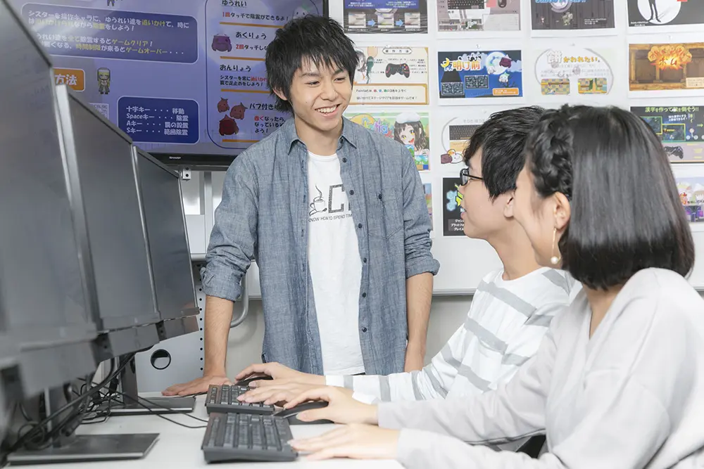 ゲームプロデューサーになるには学校へ通うのがおすすめ