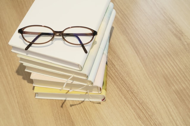 小説家になれる確率は 新人賞の倍率をチェック 文芸のお仕事メディア 小説家になれる確率は 新人賞の倍率をチェック 文芸のお仕事メディア