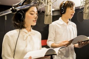 ナレーター 声優 違い